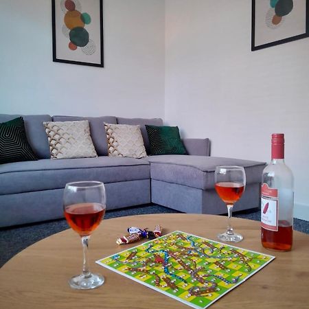 3-Bed Home From Home, Sleeps 6, Great For Contractors, Close To Gulliver'S Valley Theme Park, Free Parking, Hot Tub, Couple Retreat Шеффілд Екстер'єр фото