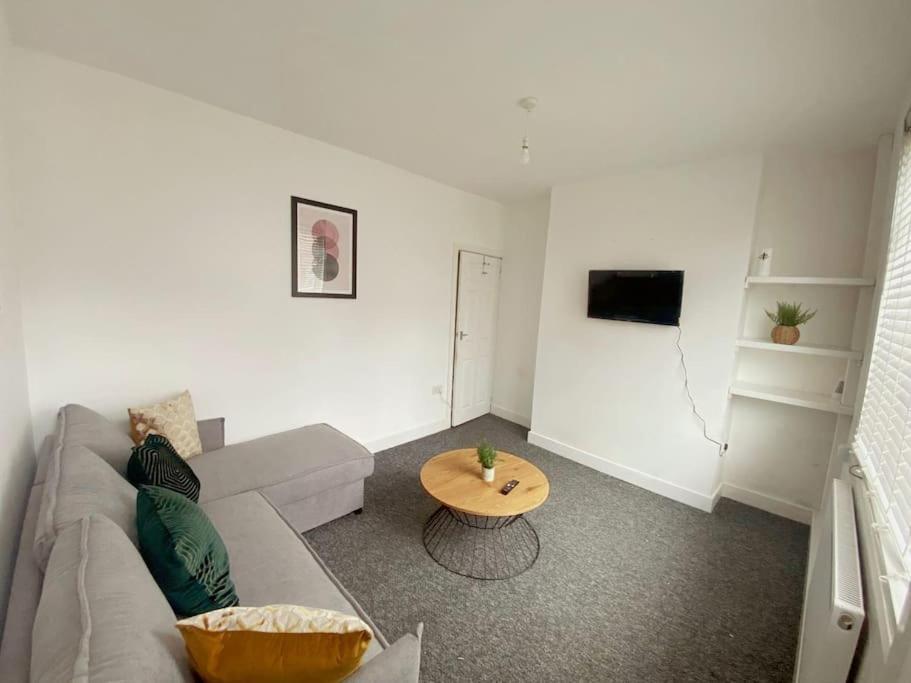 3-Bed Home From Home, Sleeps 6, Great For Contractors, Close To Gulliver'S Valley Theme Park, Free Parking, Hot Tub, Couple Retreat Шеффілд Екстер'єр фото