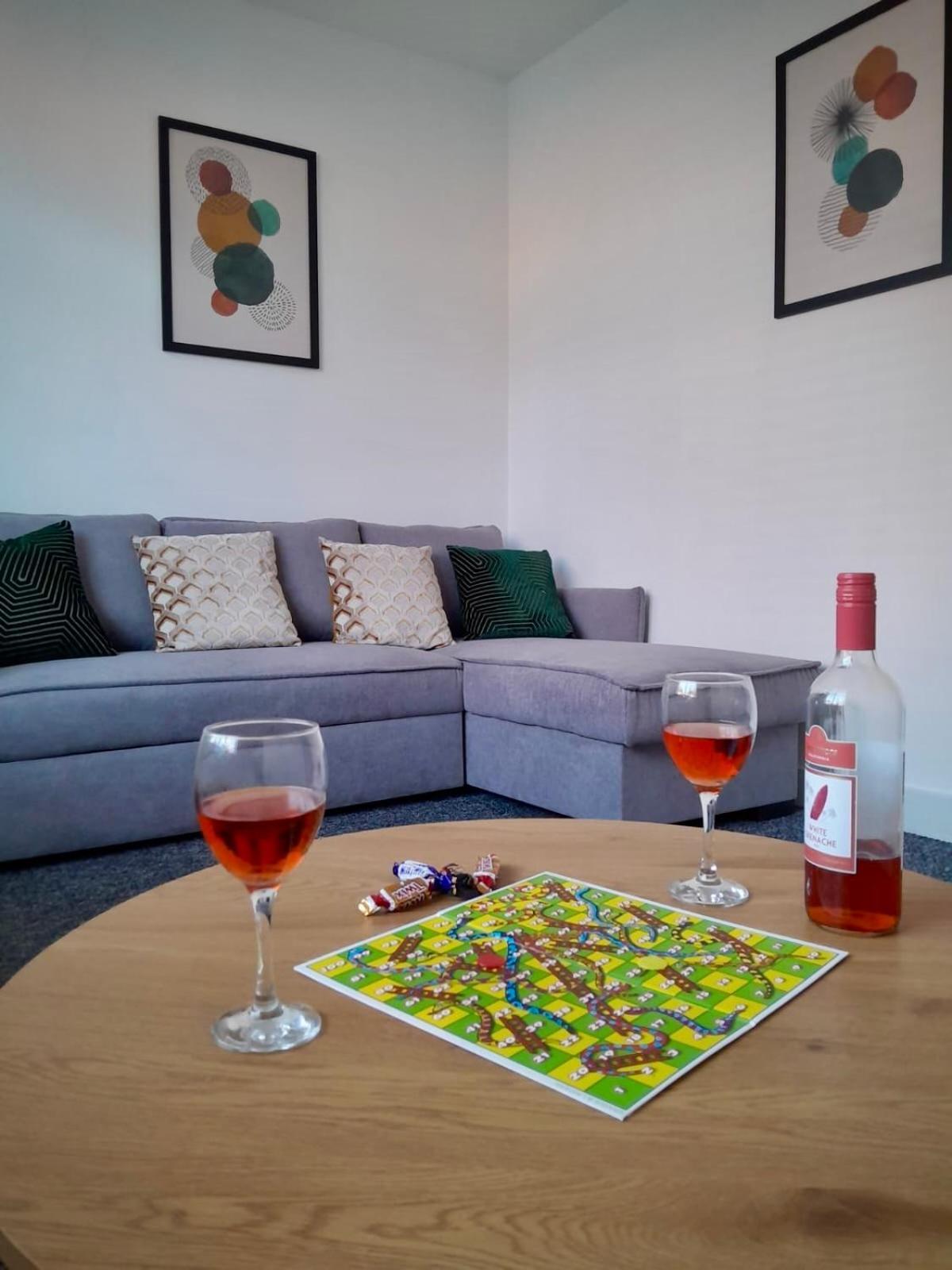 3-Bed Home From Home, Sleeps 6, Great For Contractors, Close To Gulliver'S Valley Theme Park, Free Parking, Hot Tub, Couple Retreat Шеффілд Екстер'єр фото