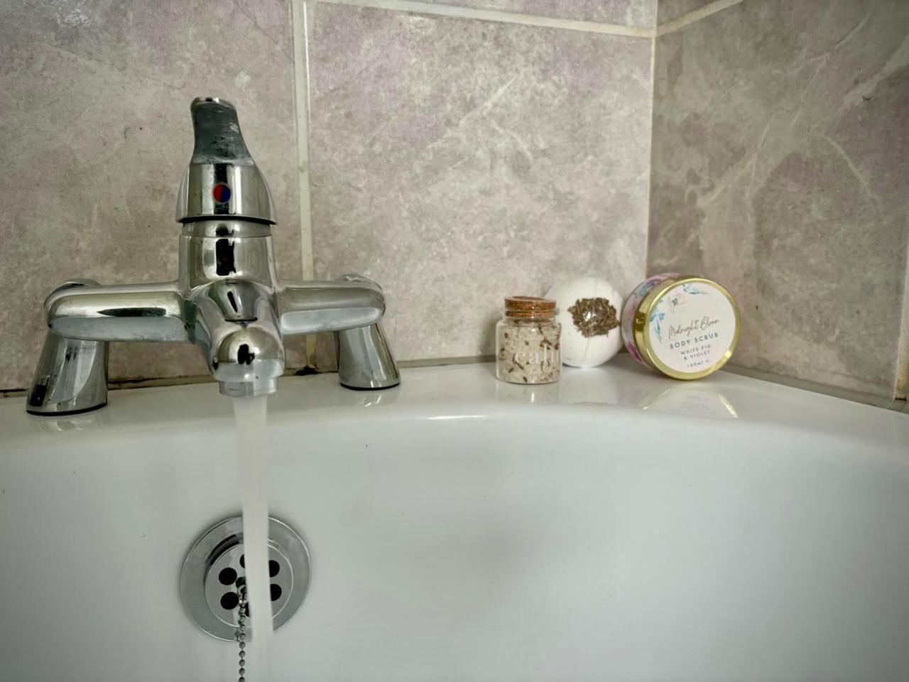 3-Bed Home From Home, Sleeps 6, Great For Contractors, Close To Gulliver'S Valley Theme Park, Free Parking, Hot Tub, Couple Retreat Шеффілд Екстер'єр фото